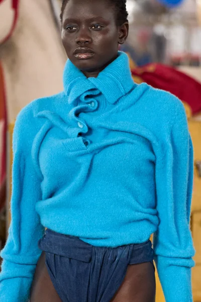 Look 12